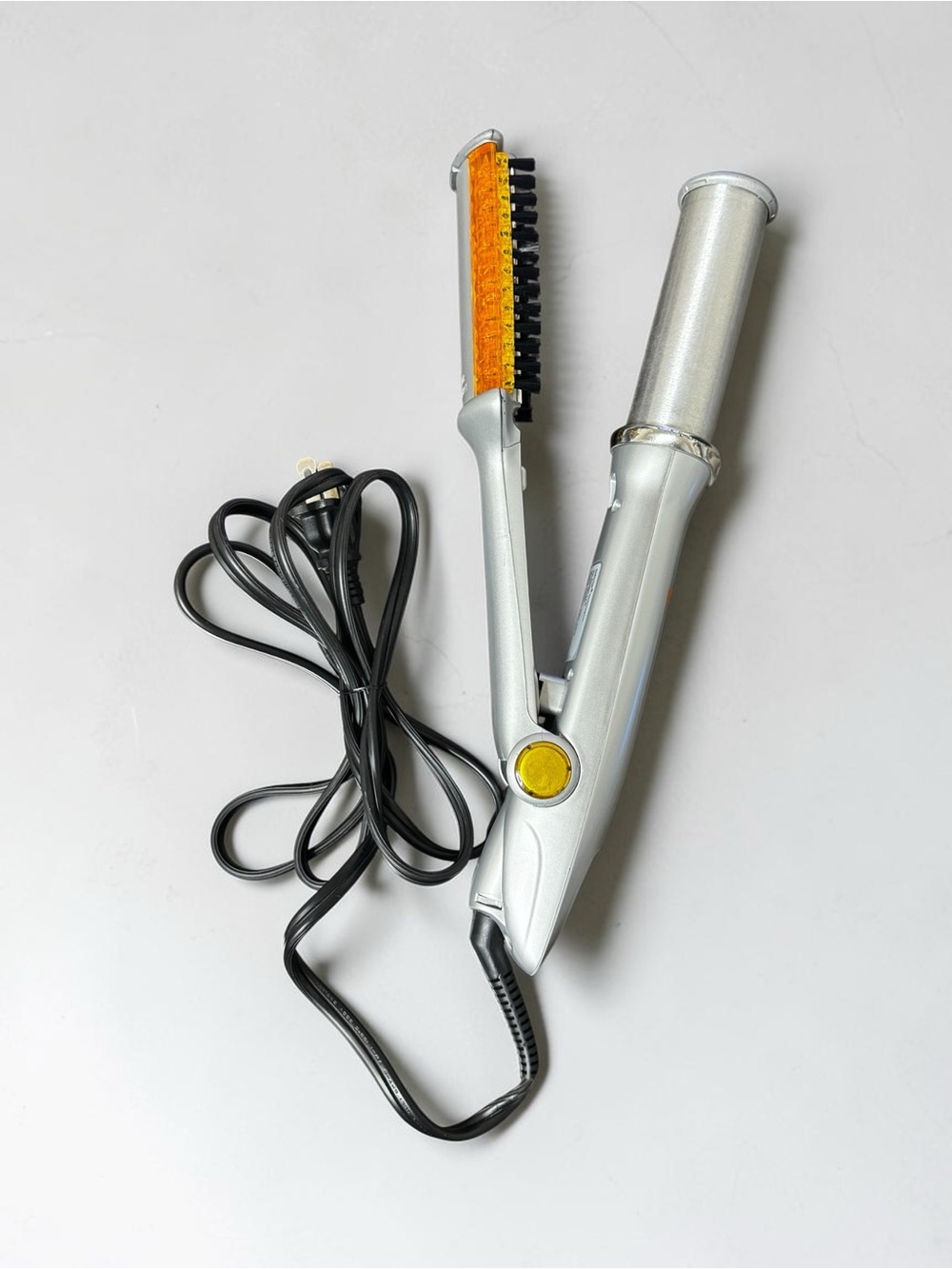 Instyler 1.25" Rotating Hot Iron Hair Straightener Silver Model IS1001 TESTED
